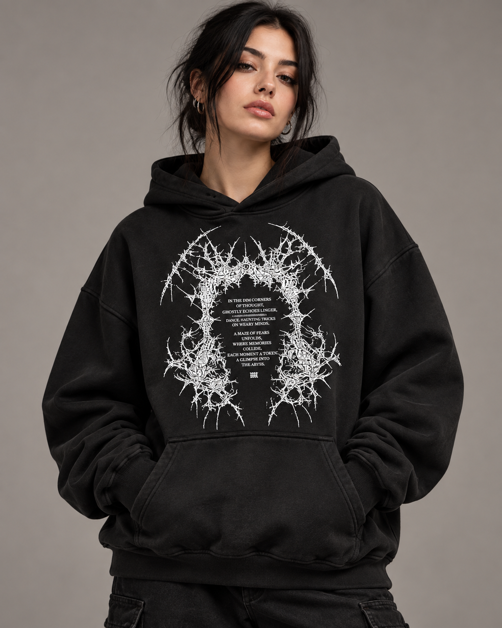 Creepers Hoodie — Black — produkt na modelce